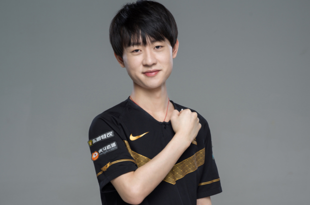 [天下足球]哈维-阿隆索：成功，在路上.