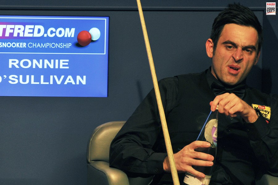 他在边路的 他在边路的