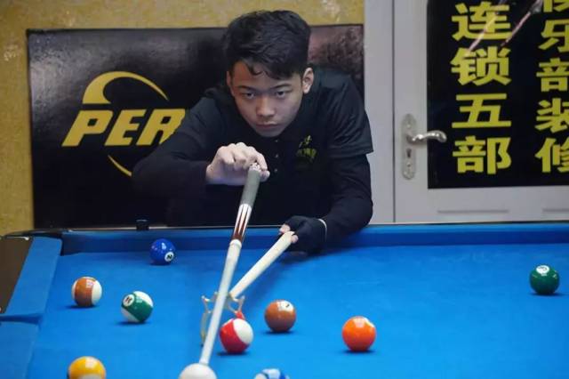 疯狂的英超！截止日压轴惊现大官宣，桑乔伊萨克转会，曼联枪手补强