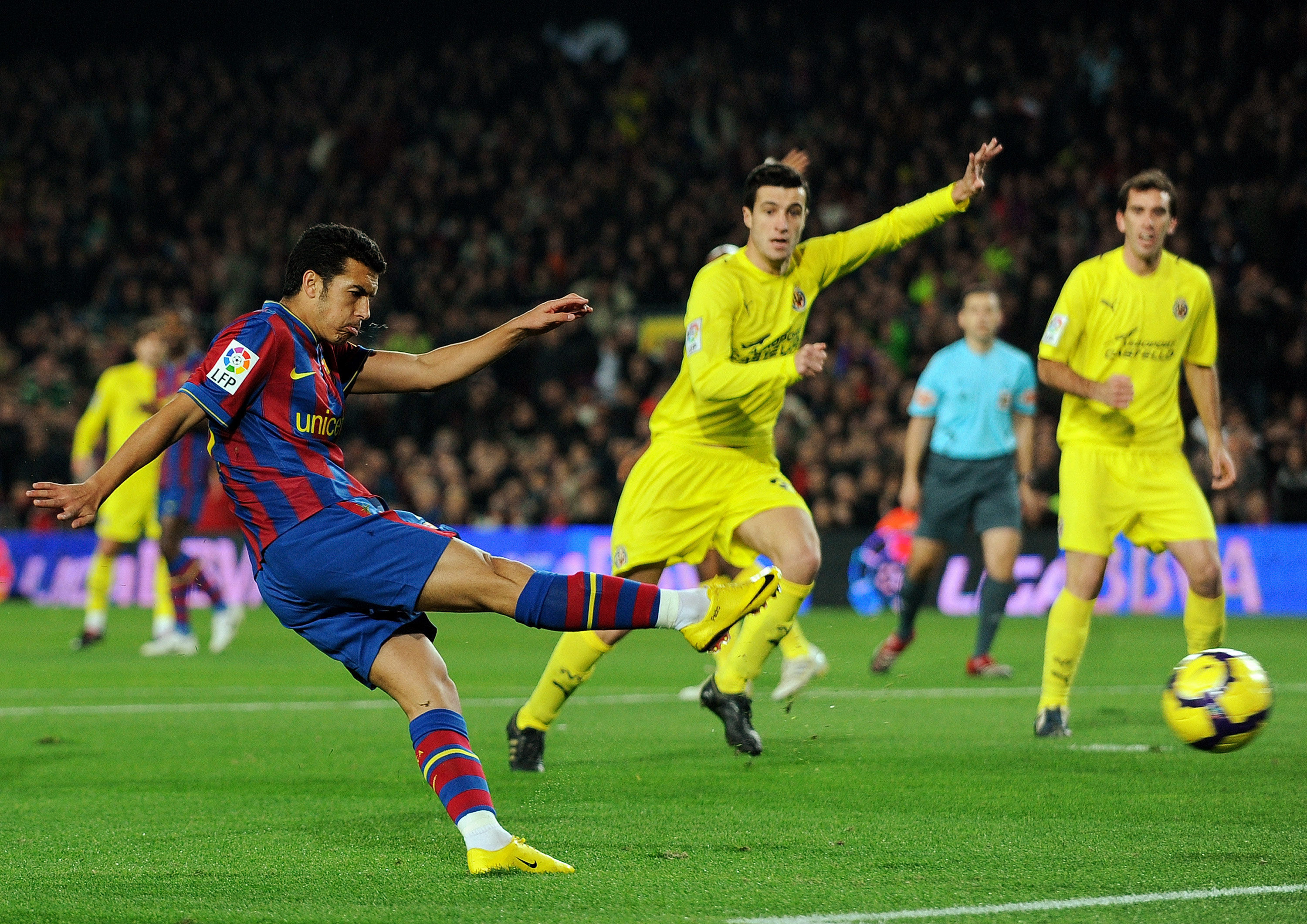 《从手指缝隙寻找旋转：解析现代棒球的粘性物质争议》